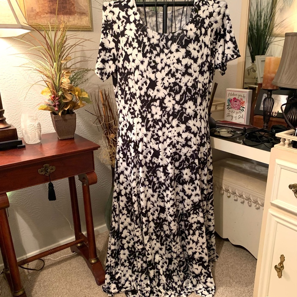 Avenue Dress